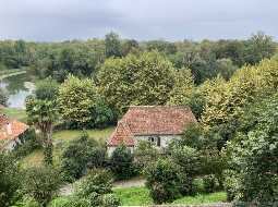 Historic property in the heart of the Medieval town of Sauveterre de Bearn